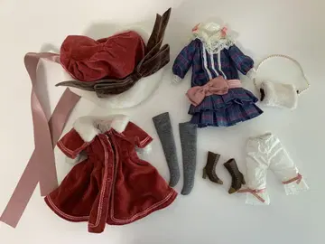 송 오브 런던 메리 아웃핏