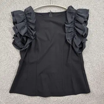 sheller 프릴 탑 슬리브리스 블랙