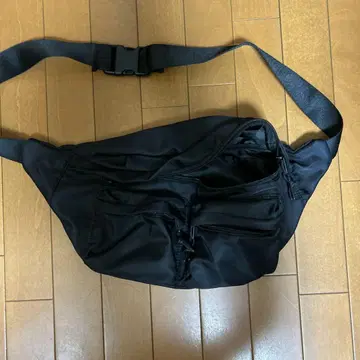 블랙 바디백 복수 포켓