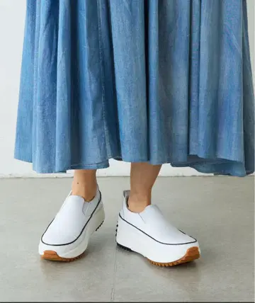 비어즐리 가죽 슬립온 23cm 화이트