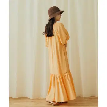 벌룬 슬리브 원피스 센스 오브 플레이스 바이 어반 리서치 오렌지