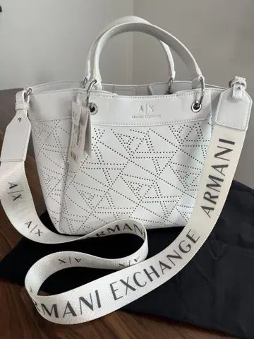 미사용 새상품 Armani Exchange 화이트 숄더백 핸드백