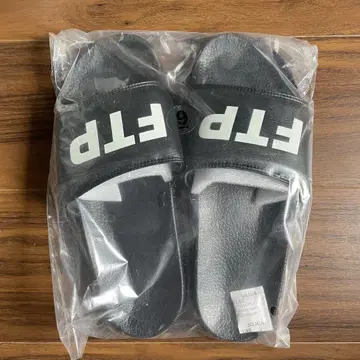 FTP 로고 샌들