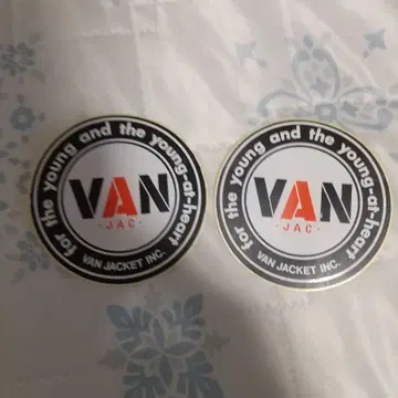 VAN JACKET INC. 원형 스티커 2장 세트