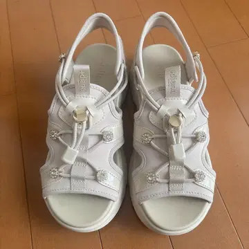+diana 다이애나 샌들 아이보리 23cm