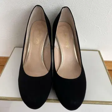 블랙 스웨이드 스타일 펌프스 스톤 힐