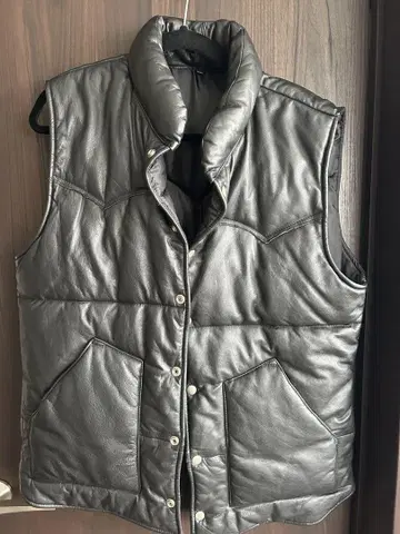 블랙 가죽 슬리브리스 자켓 2XL