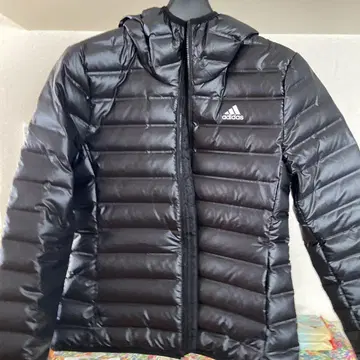 새상품 아디다스 블랙 다운 자켓 XS