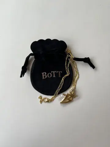 bott 목걸이