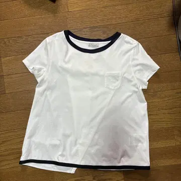 몽클레어 화이트 포켓 티셔츠