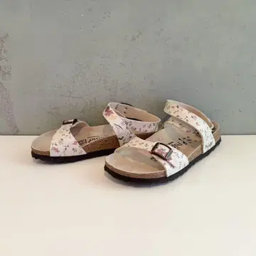 미사용에 가까운 파피리오 by 버켄스탁 아이시스 24.0cm 꽃무늬
