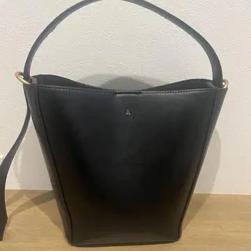 자라 버킷백