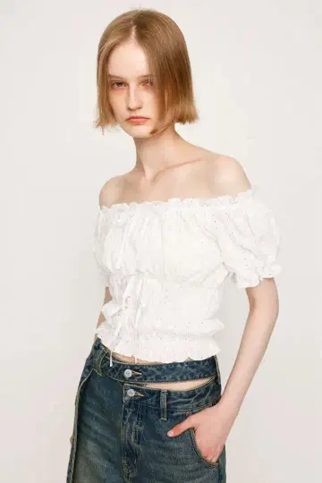 SLY COTTON LACE PUFF SLEEVE 상의 화이트