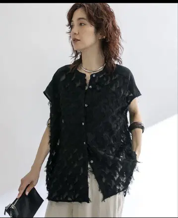 리브 드와 컷 자카드 블라우스