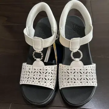 스케쳐스 슬립 인 샌들 24cm