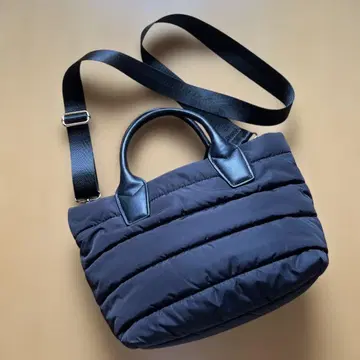 opaque.clip 블랙 퀼팅 숄더백