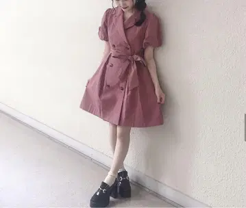 에블린 볼륨 소매 트렌치 원피스