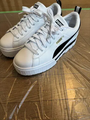 PUMA 통굽 스니커즈 화이트/블랙