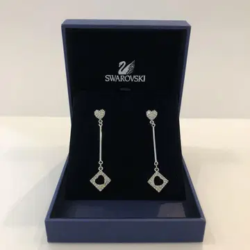 [미사용품] SWAROVSKI 스와로브스키 하트 롱 귀걸이 실버
