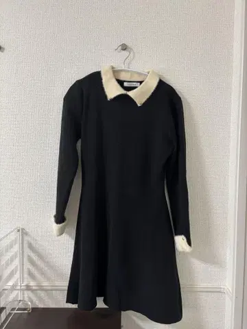 시착만 한 상품 minagram 바이컬러 니트 플레어 원피스