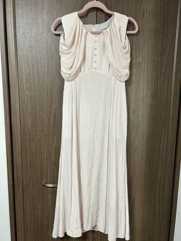 셀포드 컷 아웃 절개 원피스