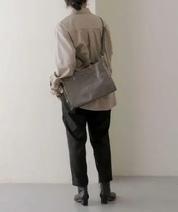 새상품급 이아파피요네 2way 토트백 실버