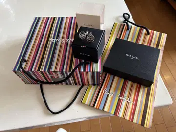 폴 스미스 커프스 및 폴 스미스 상자 다양함