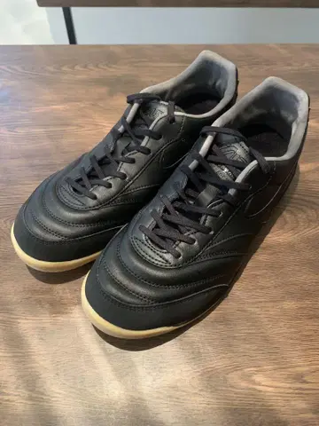 MIZUNO MORELIA 블랙 풋살화