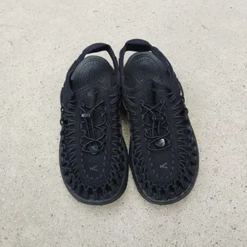 KEEN UNEEK ASTORIA 블랙 킨 유니크 아스토리아