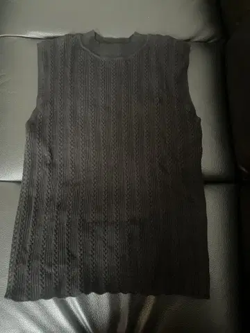 LAGUA GEM 슬리브리스