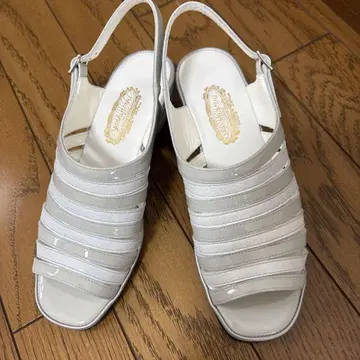 새상품급 긴자 요시노야 샌들