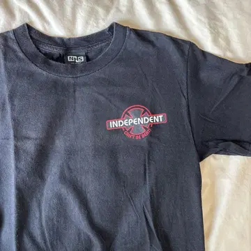 INDEPENDENT 블랙 티셔츠
