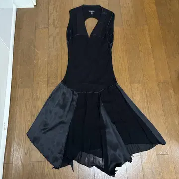 블랙 쉬폰 플레어 스커트 드레스