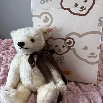 Steiff Exhibition Bear 화이트