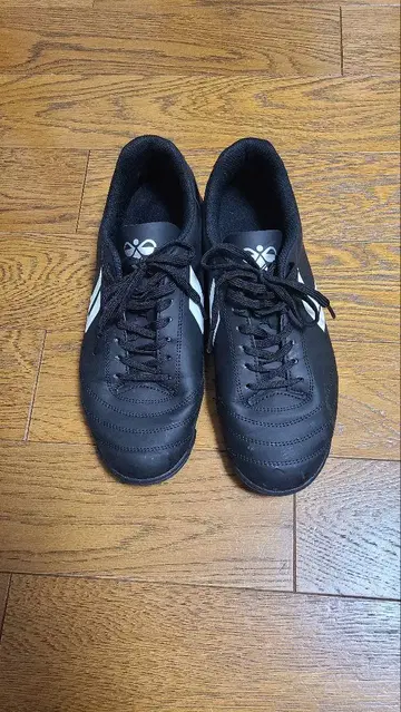험멜 마르카토레 블랙/화이트 27.0cm 풋살화