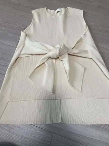 ballsey 폴지 슬리브리스 티셔츠