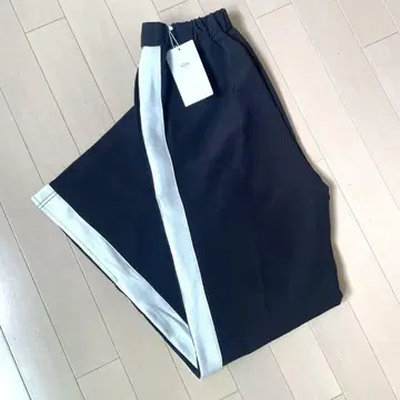 새상품 택 포함 AZUL BY MOUSSY 스웨트 팬츠