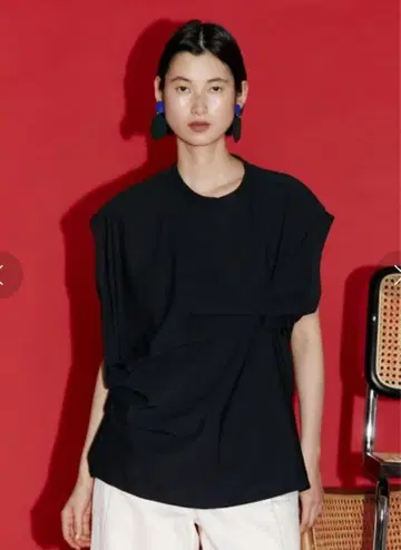 UN3D. W TUCK LOOSE CUT TOP