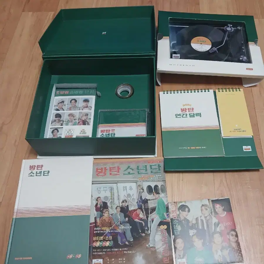 BTS 2021 SEASON’SGREETINGS （スケジュール帳以外） BTS 2021 SEASON'SGREETINGS （スケジュール帳以外） タレントグッズ
