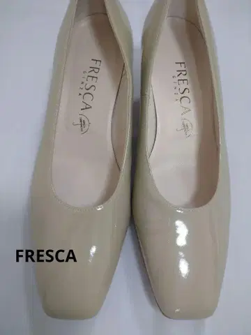 새상품급!! 긴자 요시노야 FRESCA 베이지 23cm