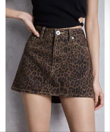 leopard pattern 스커트 같은 숏 팬츠