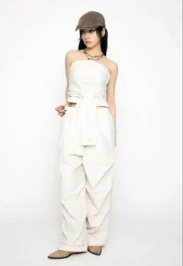 LAGUA GEM SLEEVE 베어 탑 EASY 팬츠 셋업