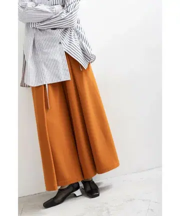오즈모시스 턱 플레어 팬츠