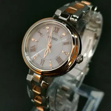새상품급 SEIKO 세이코 화이트 골드 전파 솔라 손목시계 여성용