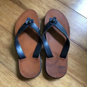 [새상품] 가죽제품 비치 샌들 브라운/블랙