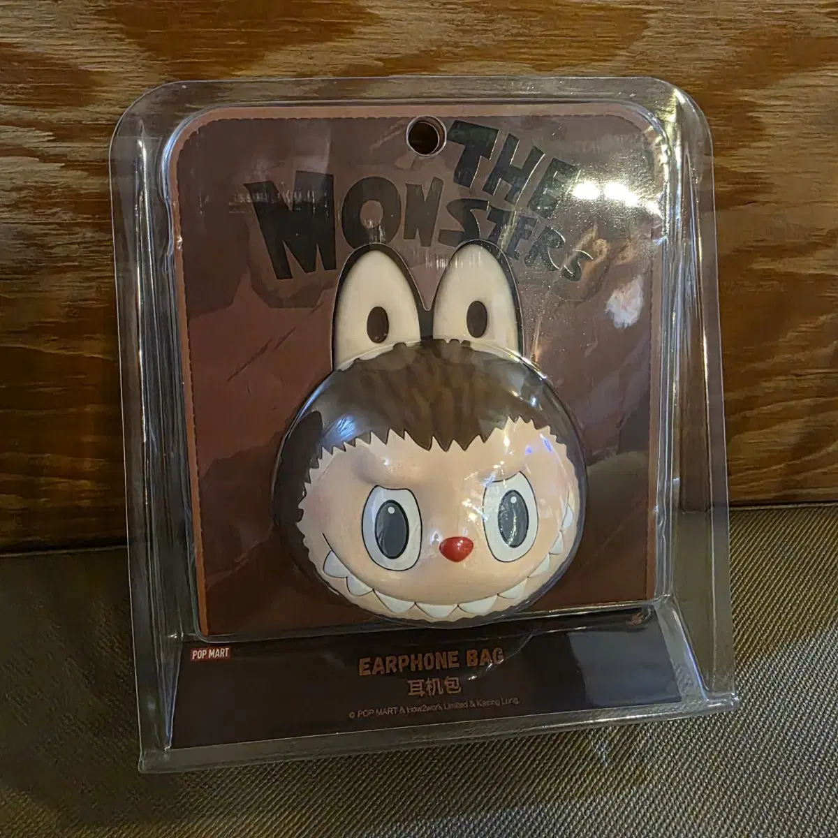 バッグ・カバンその他 Pop Mart Labubu Original Silicone Earphone Bag Brown LABUBU Originals-Brown Silicone Earphone Bag | Accessories