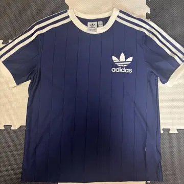 adidas 네이비 스트라이프 저지 & 화이트 숏팬츠 세트