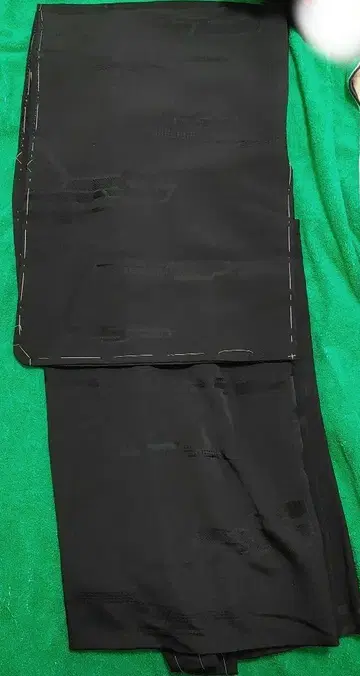블랙 겉옷 흰색 네잎 문장 기모노