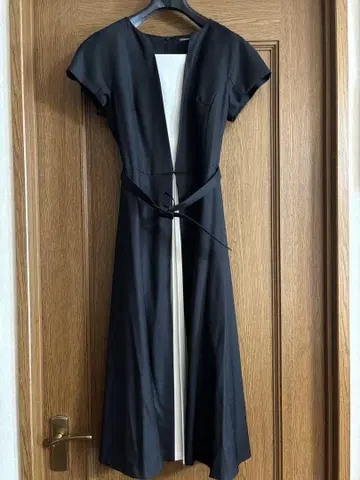 [새상품급] 스트로베리 필드 원피스 M 블랙 화이트