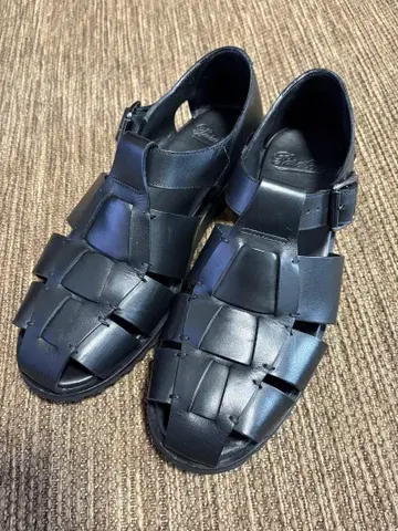 파라부트 구르카 샌들